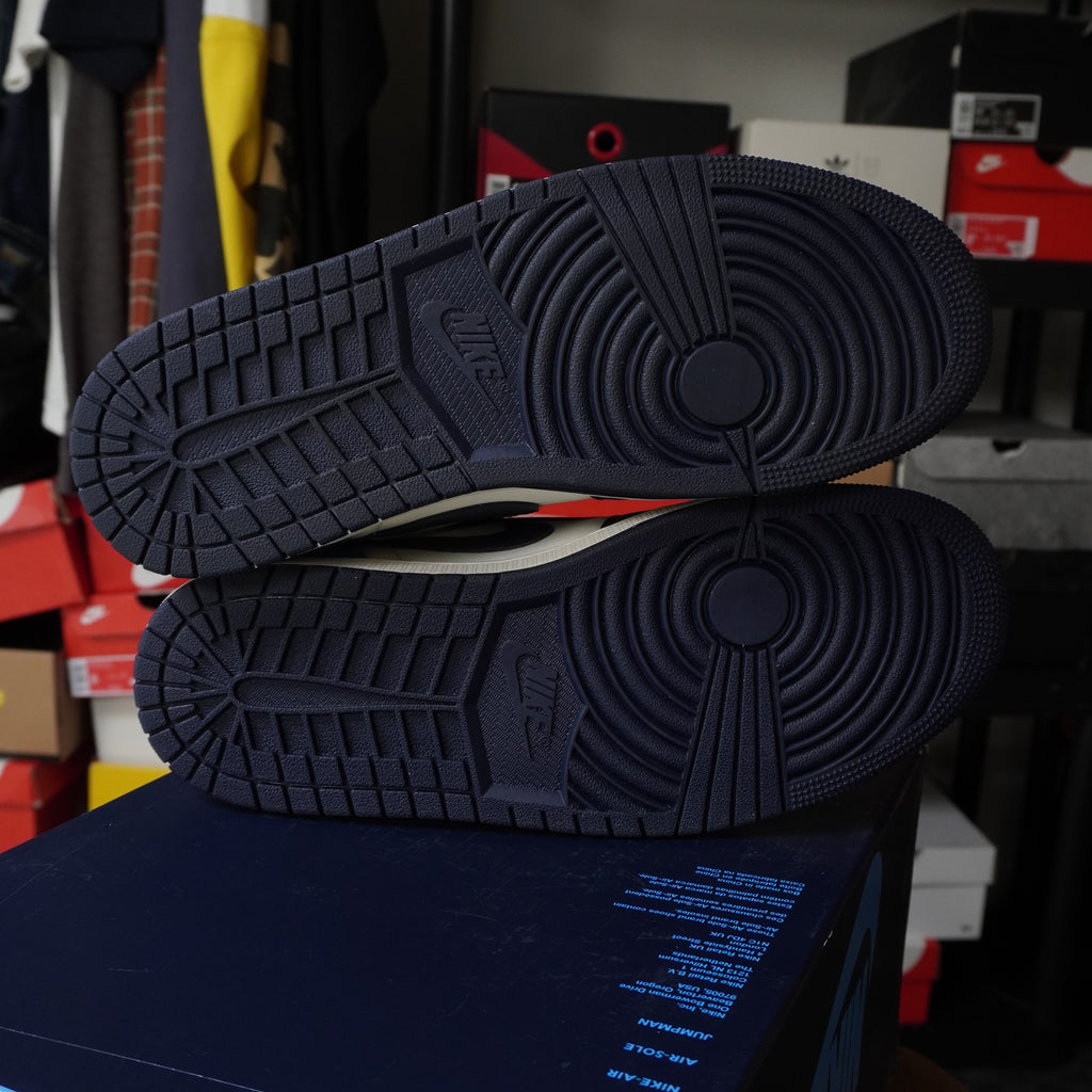 Air Jordan 1 Low OG Obsidian UNC