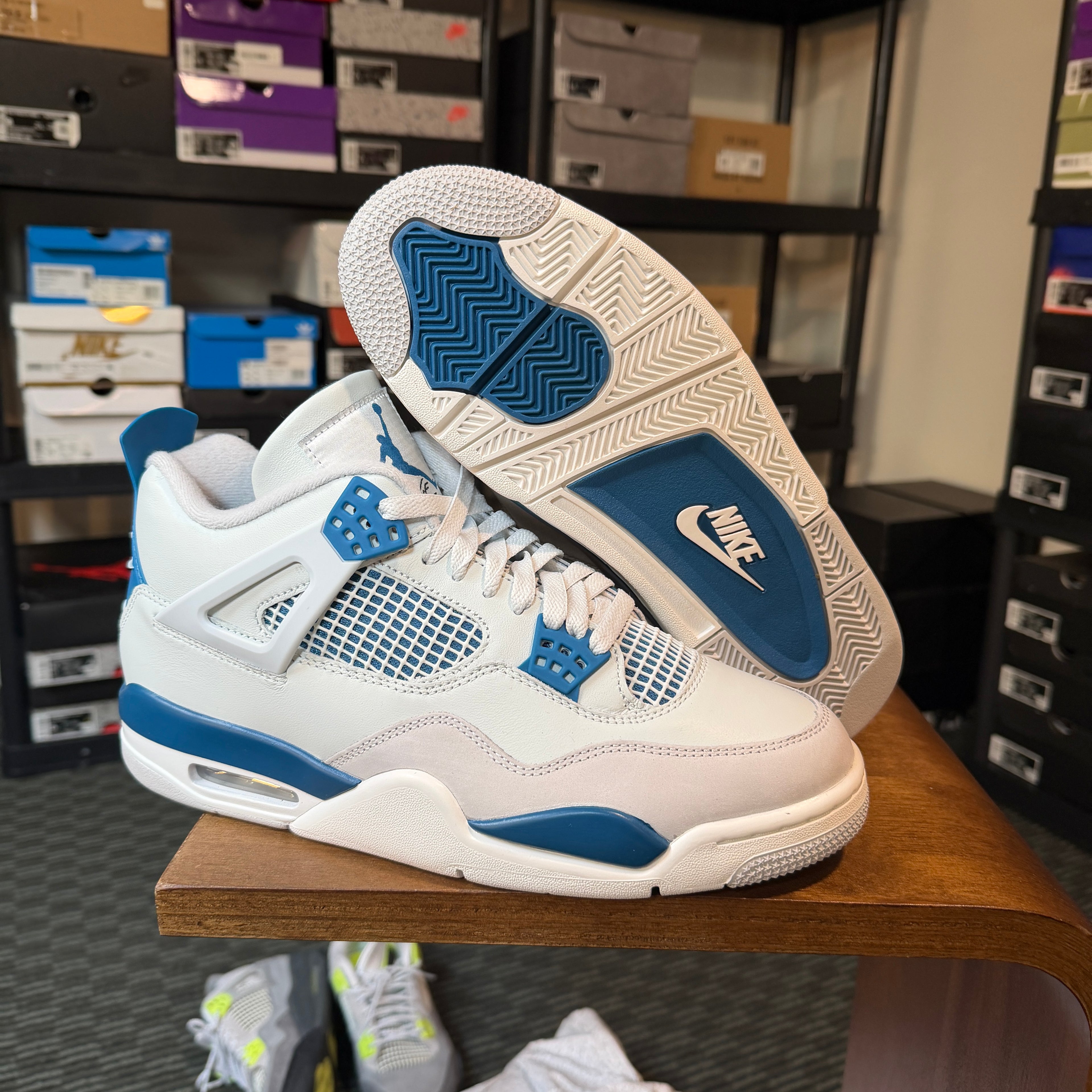 Air Jordan 4 Retro Military Blue (2024)