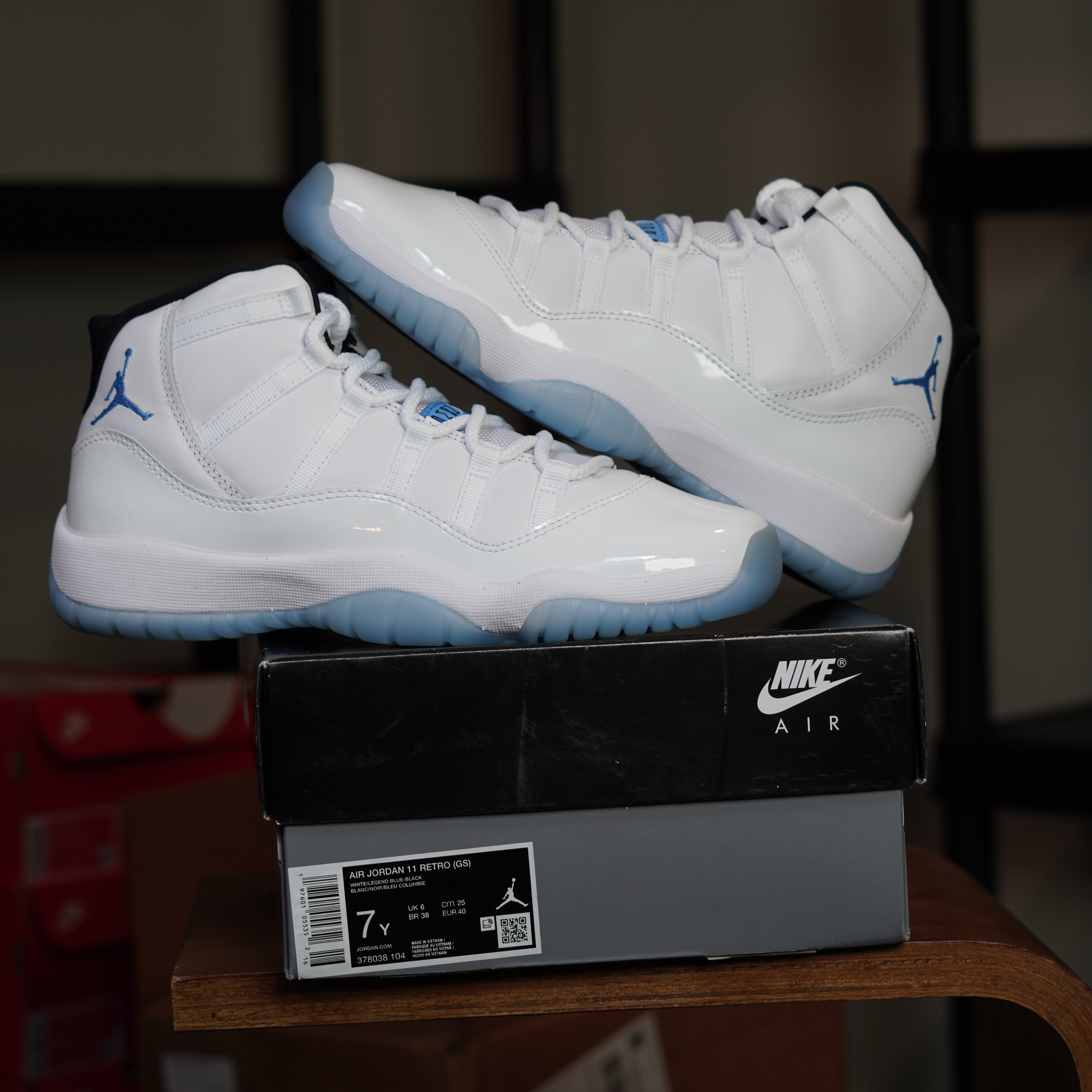 Air Jordan 11 Retro Legend Blue (2024) (GS)