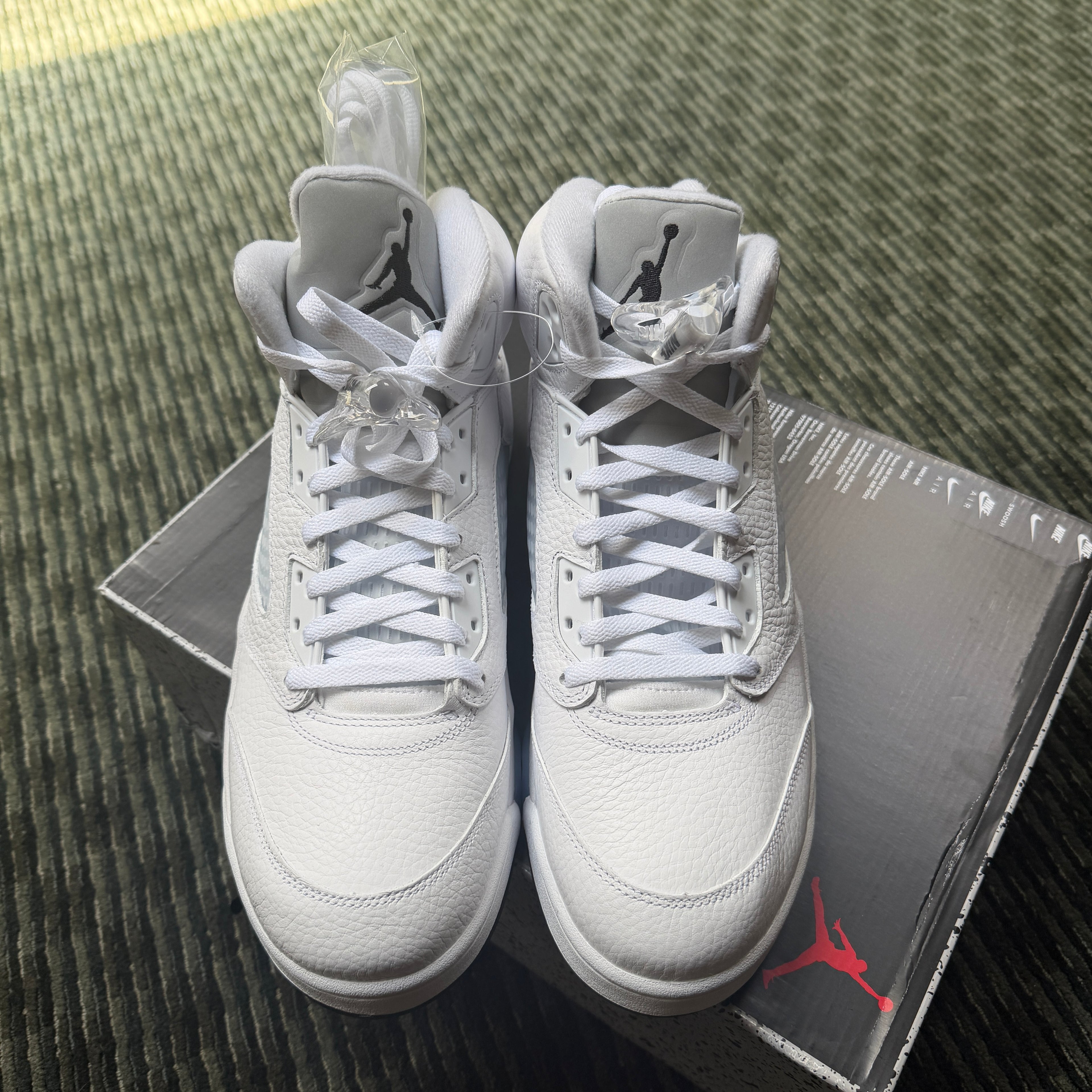Jordan 5 Retro White Metallic (2026)