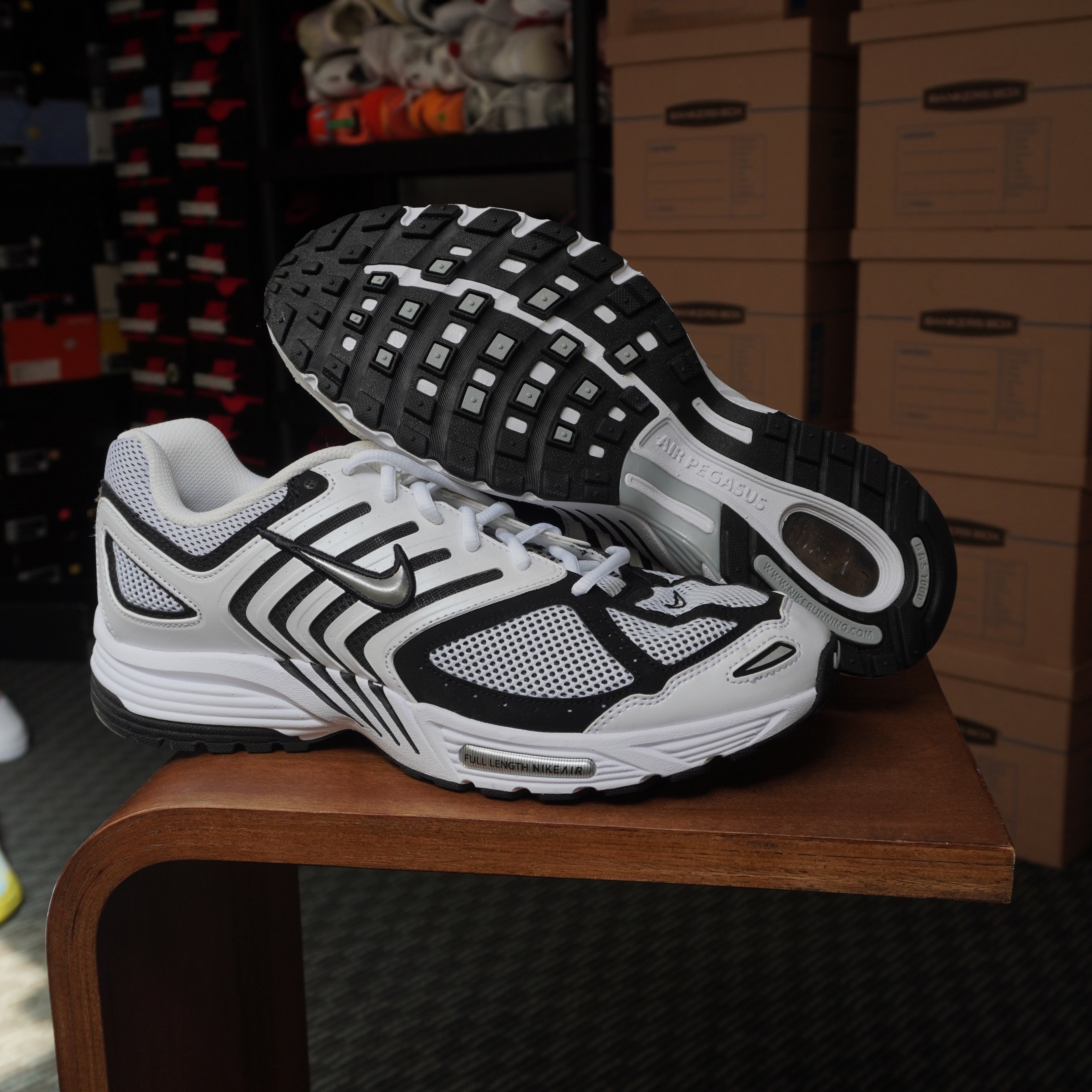 Nike Air Peg 2K5 White Black