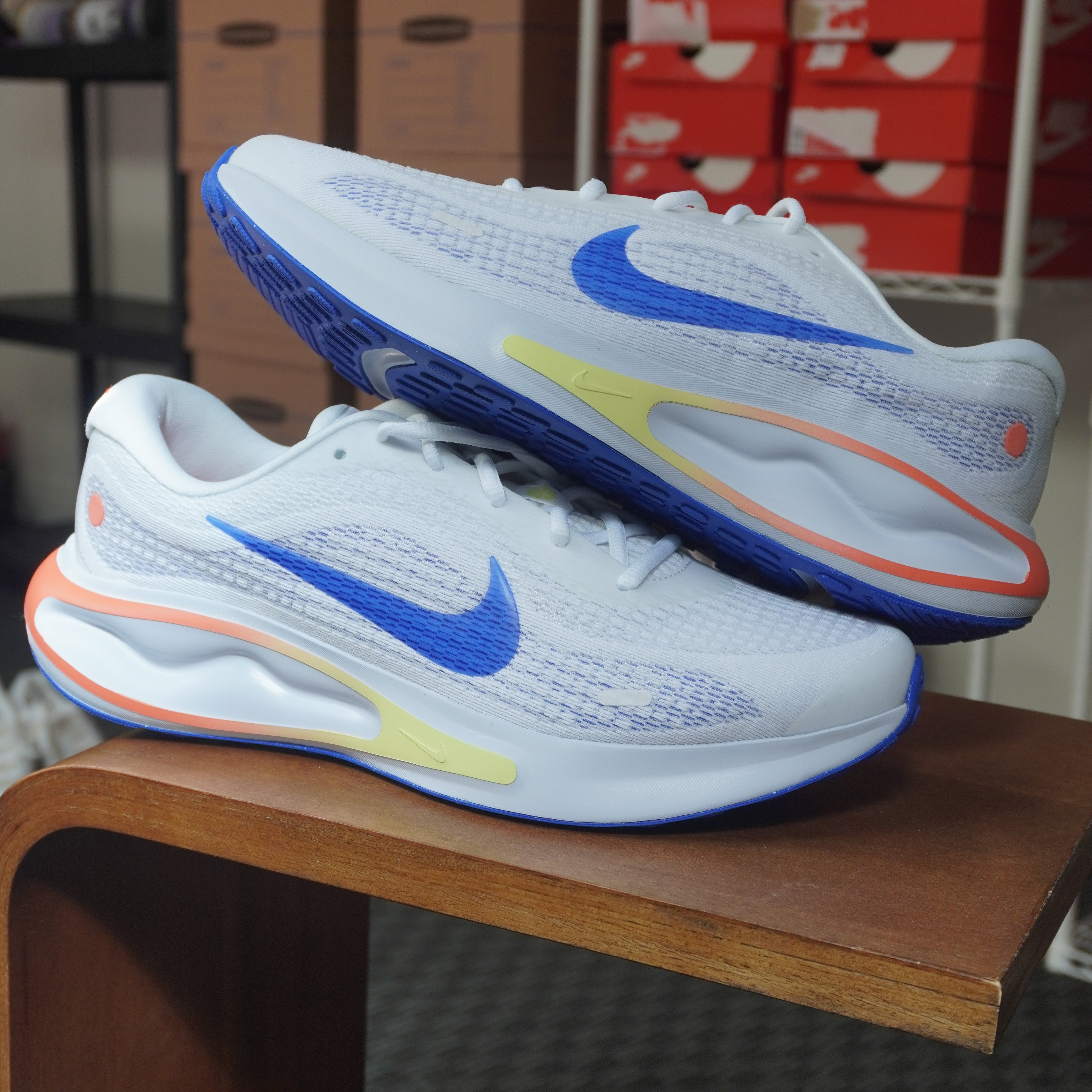 Nike Journey Run Football Grey White Light Wild Mango Racer Blue