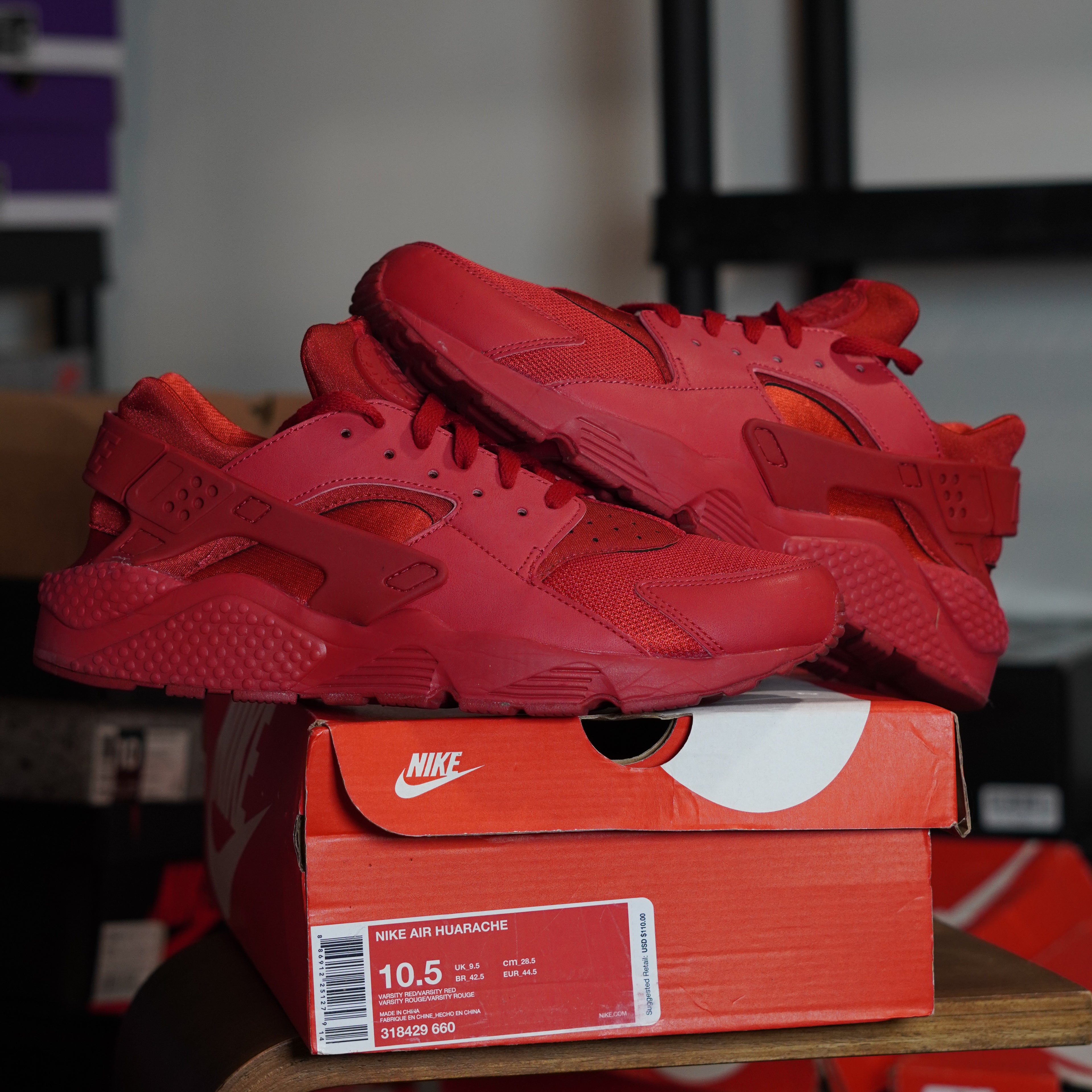 Nike Air Huarache Triple Red