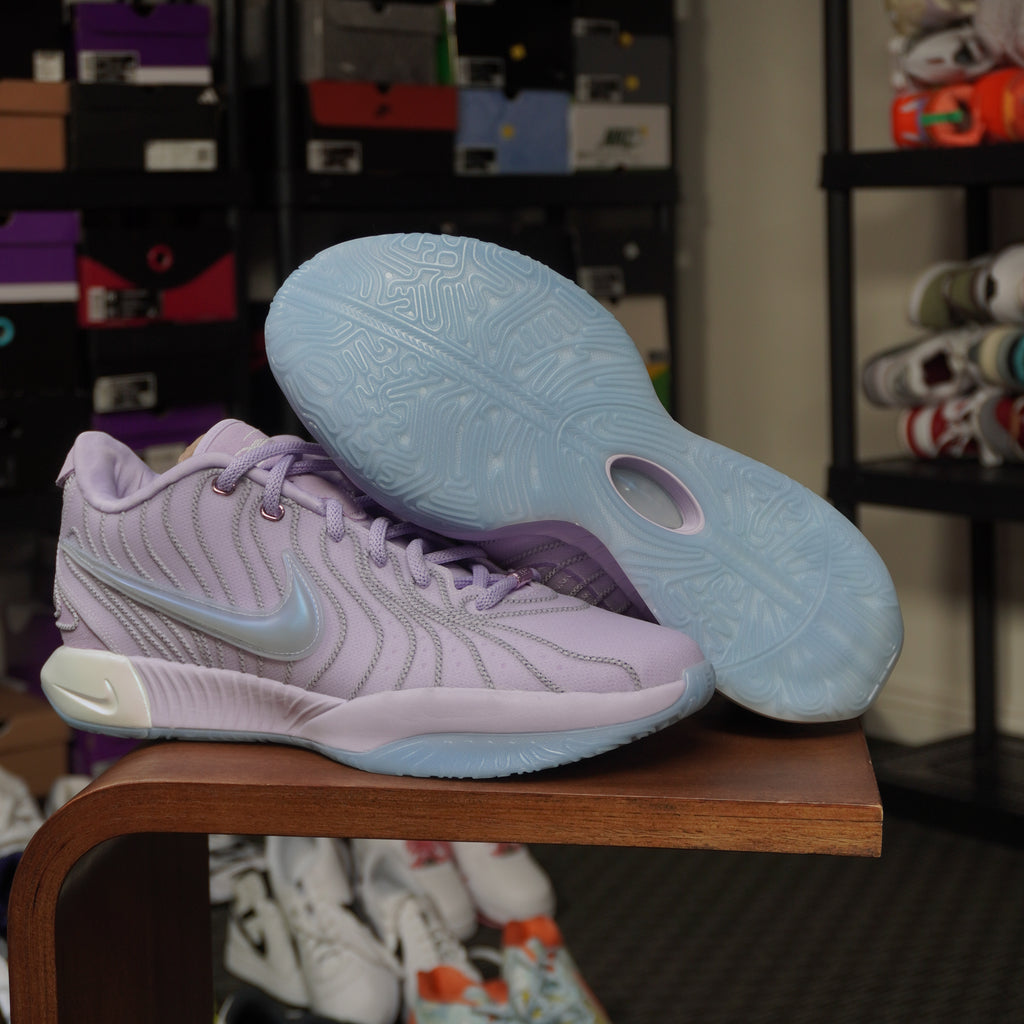 Nike LeBron 21 Easter (Translucent Outsole)