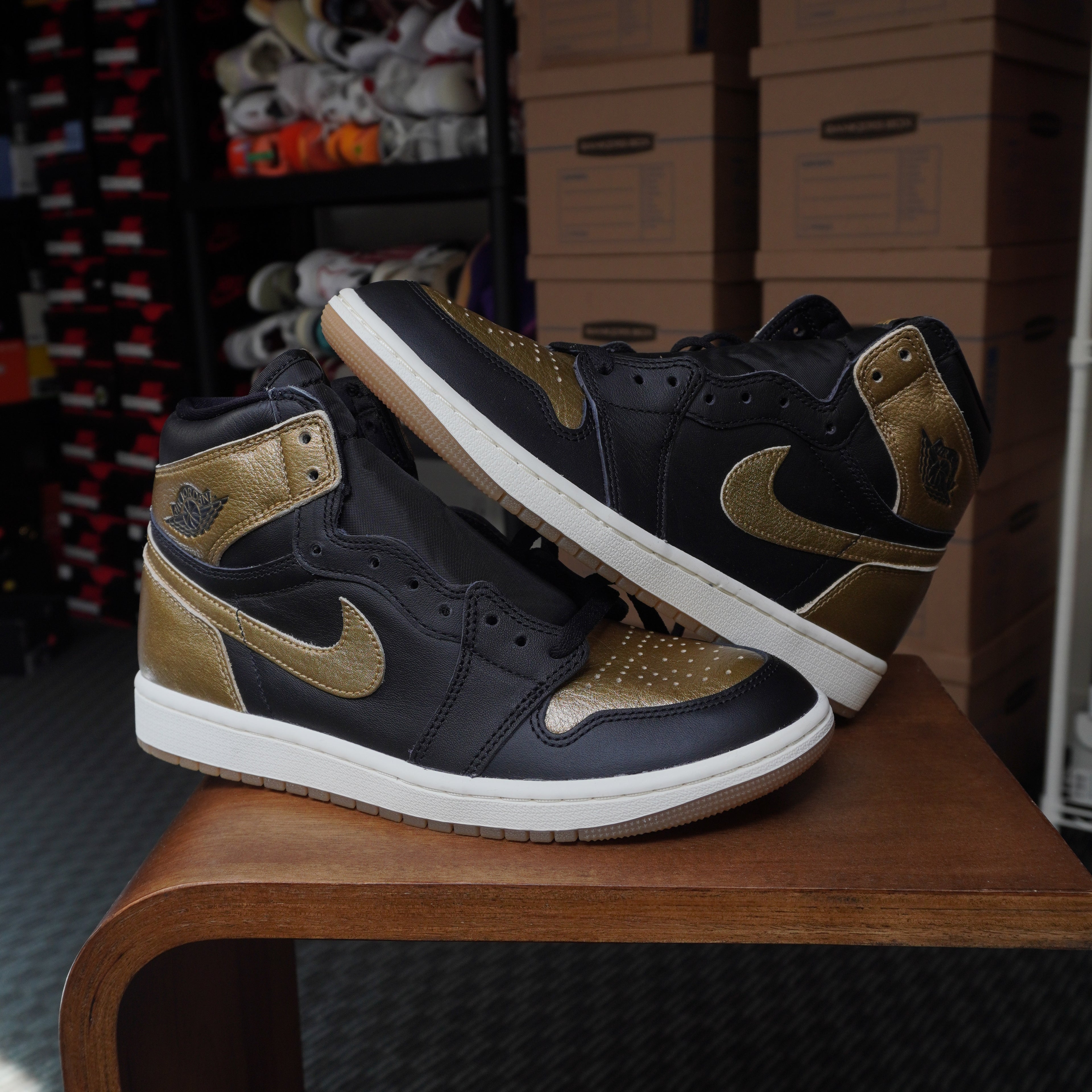 Jordan 1 Retro High OG Black Metallic Gold