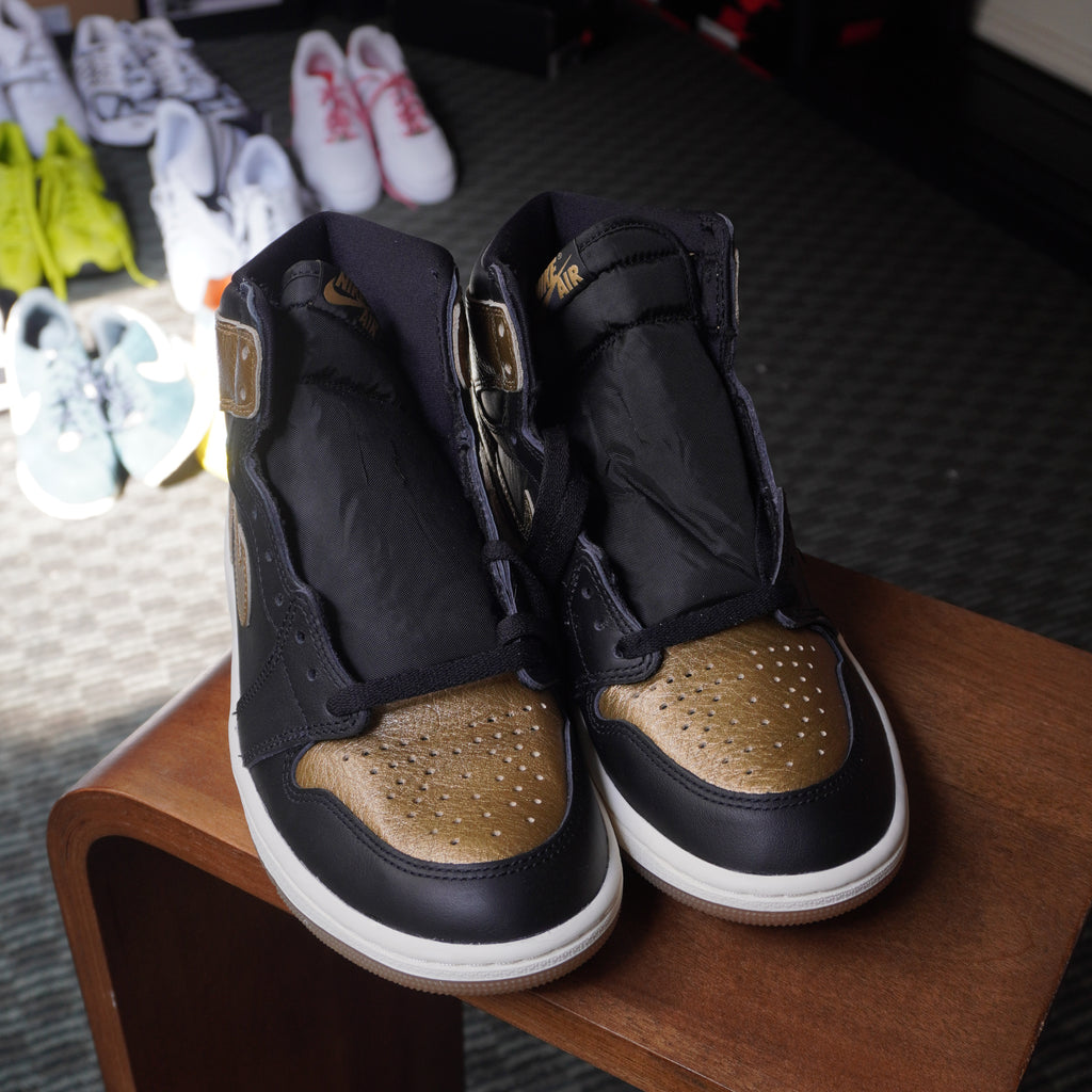 Jordan 1 Retro High OG Black Metallic Gold