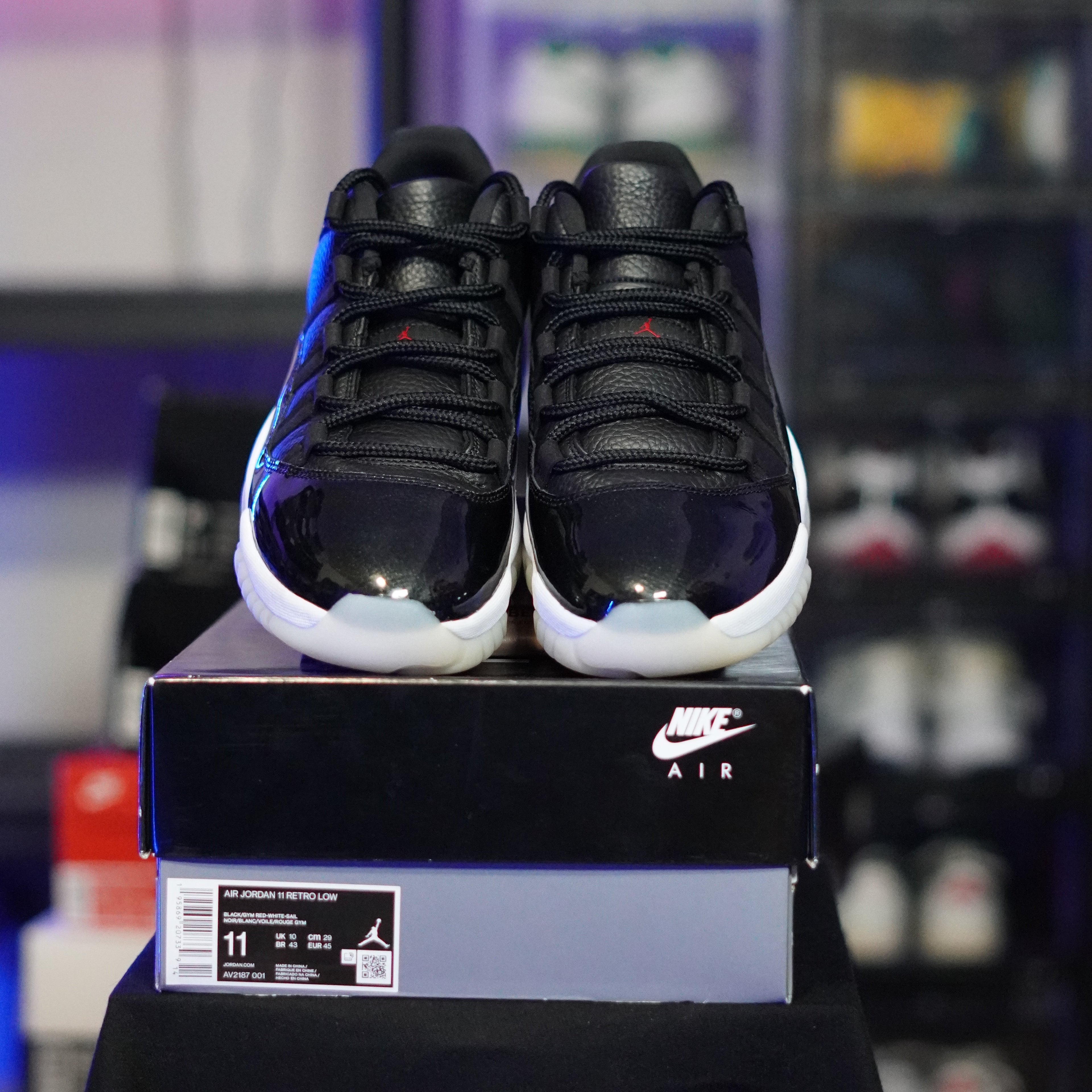 Jordan 11 Retro Low 72-10
