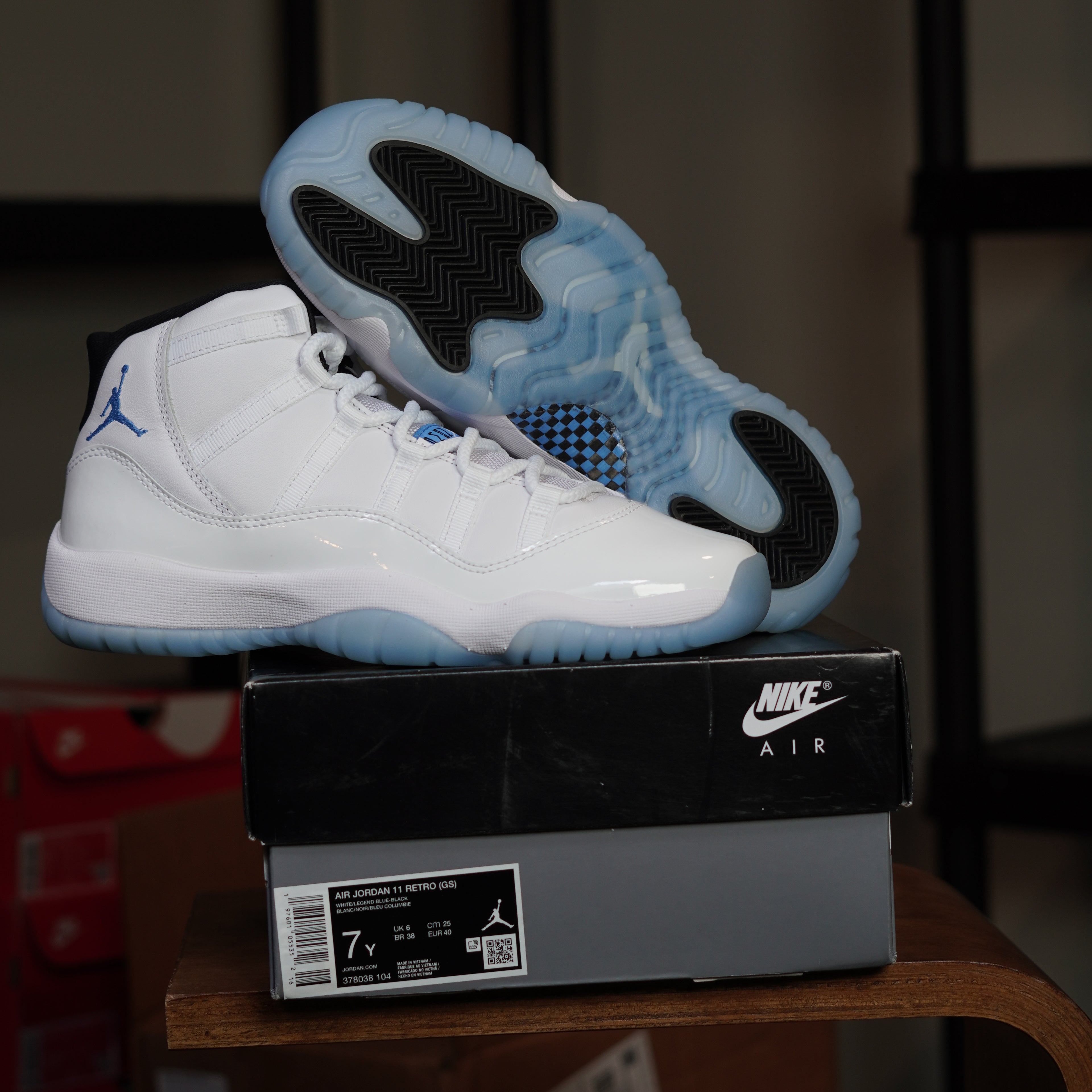 Air Jordan 11 Retro Legend Blue (2024) (GS)