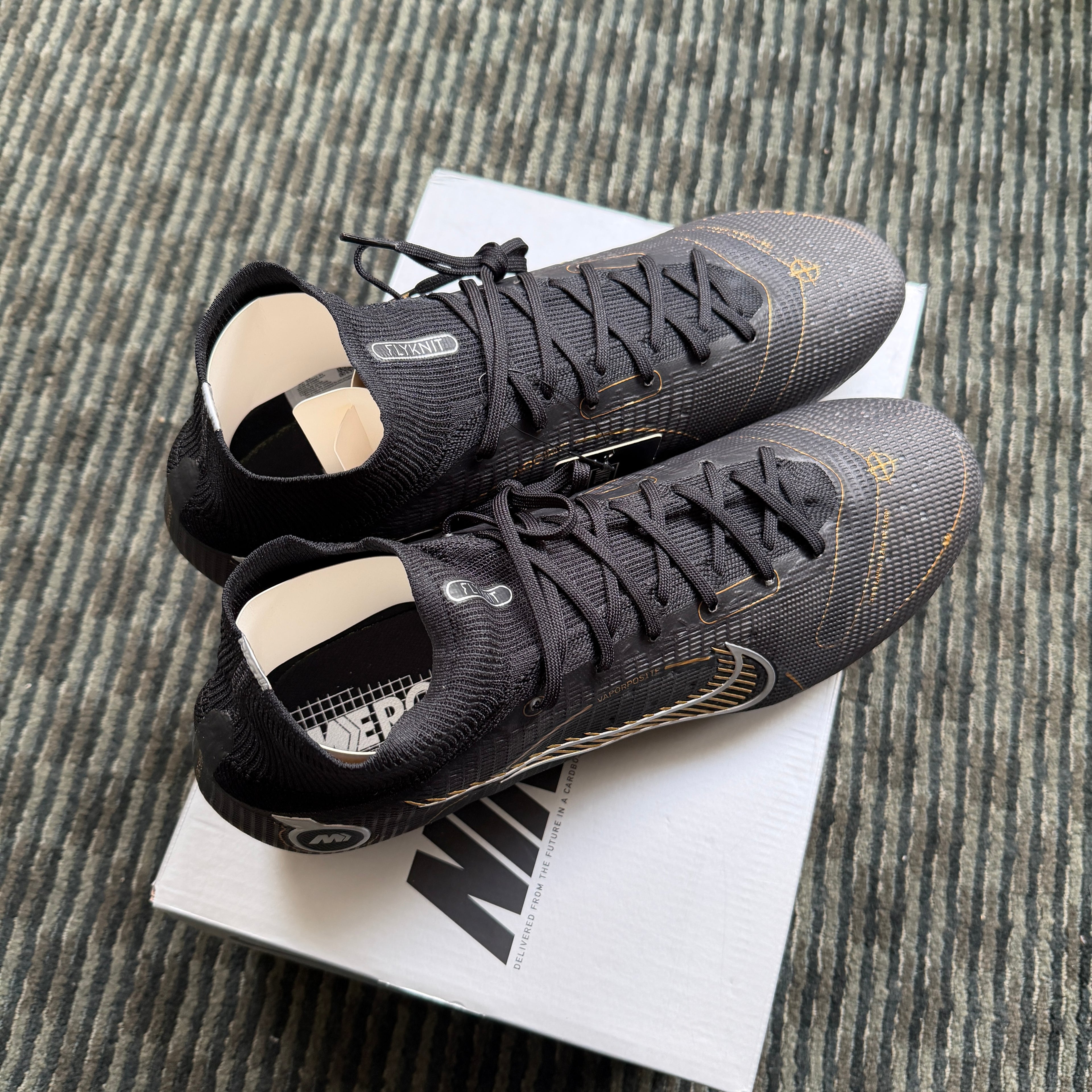 Nike Mercurial Superfly 8 FG Black Metallic Silver Gold