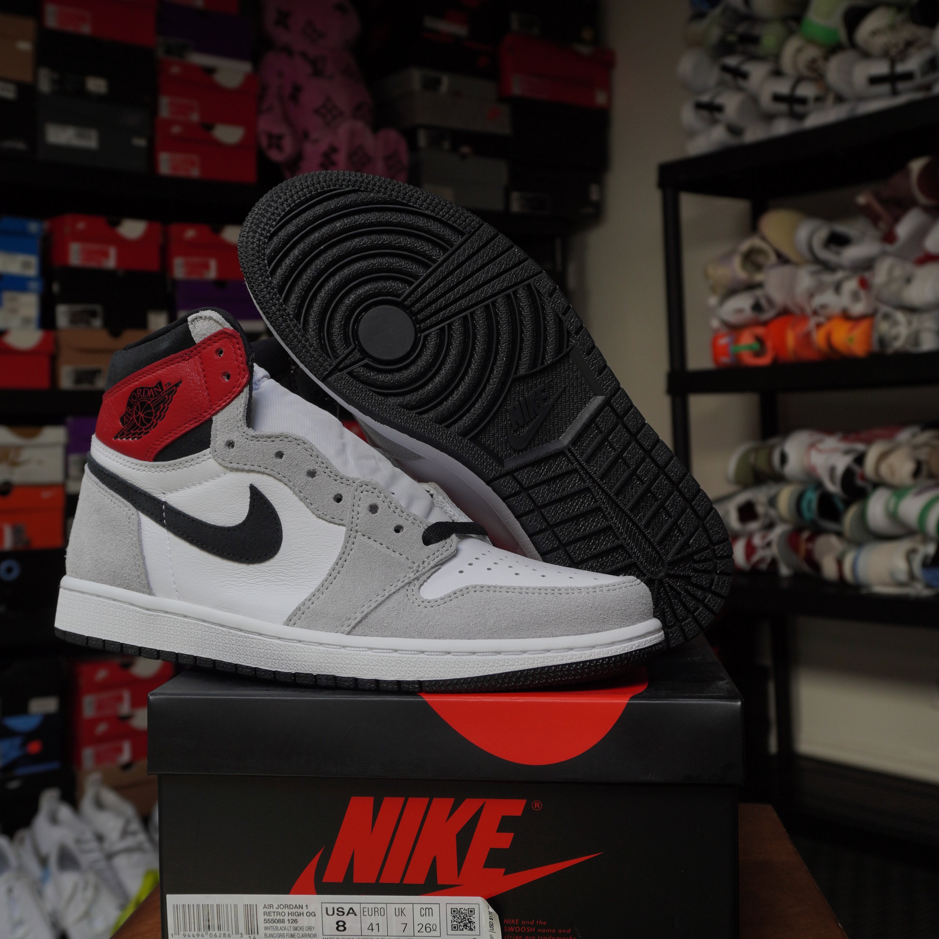 Air Jordan 1 Retro Light Smoke Grey