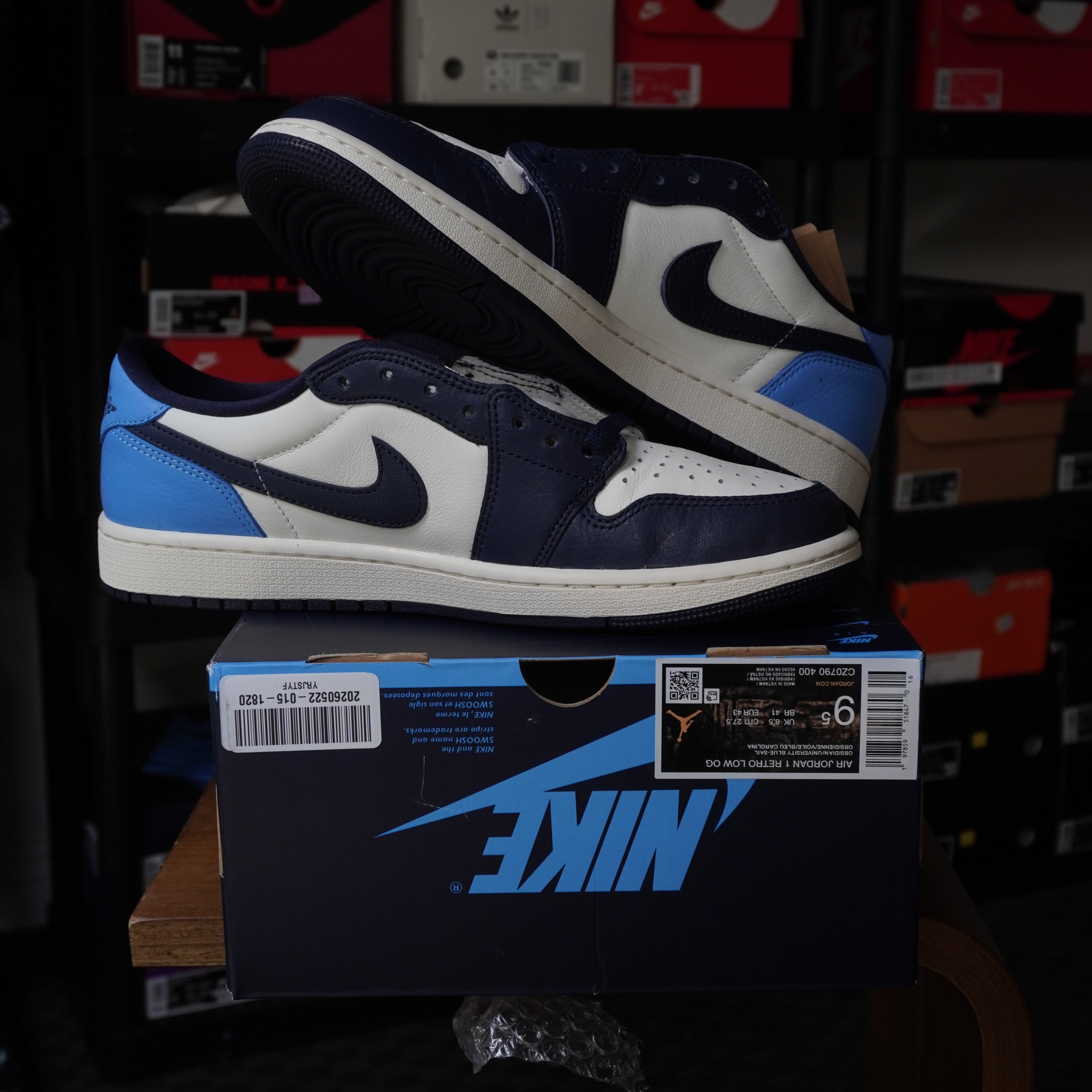 Air Jordan 1 Low OG Obsidian UNC