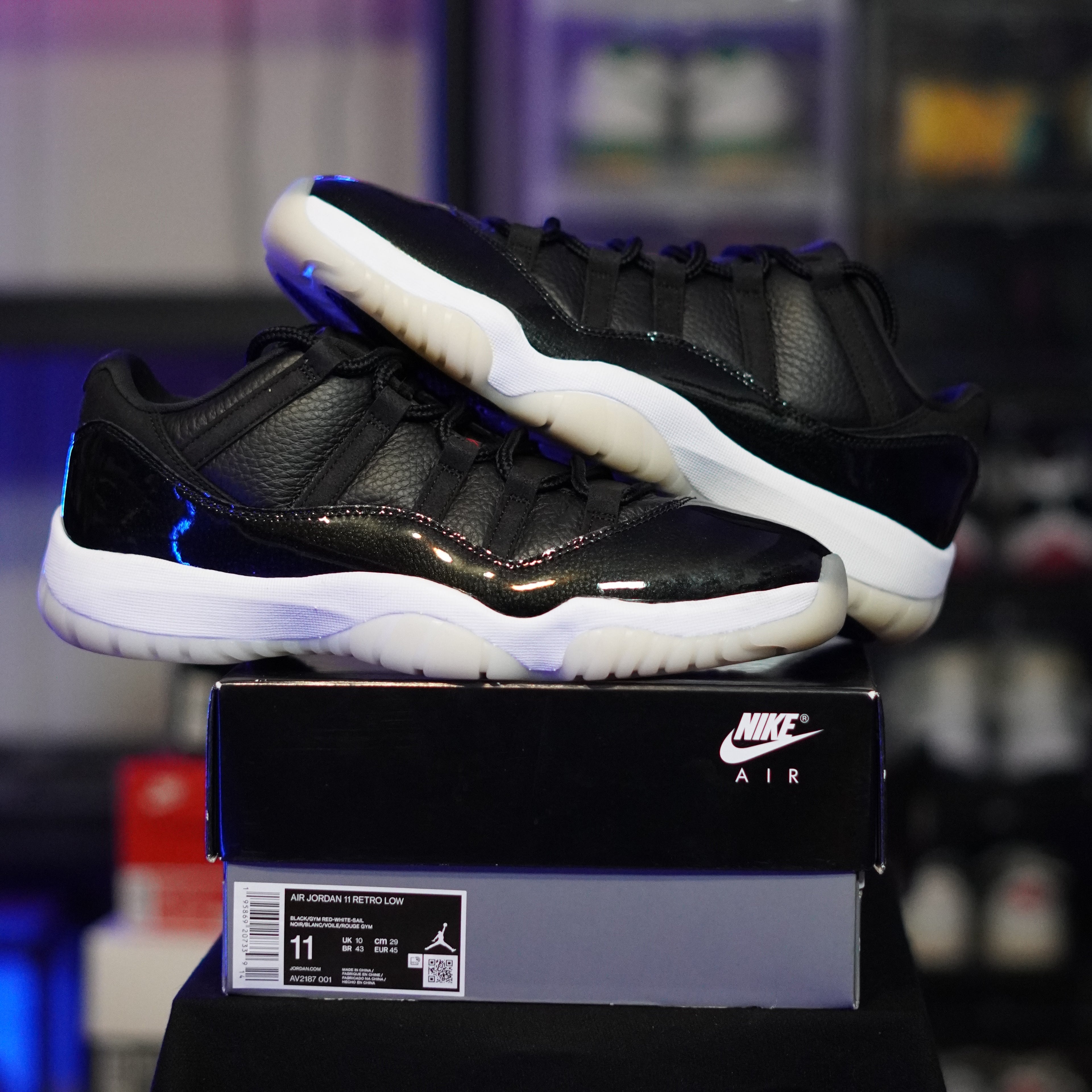 Jordan 11 Retro Low 72-10
