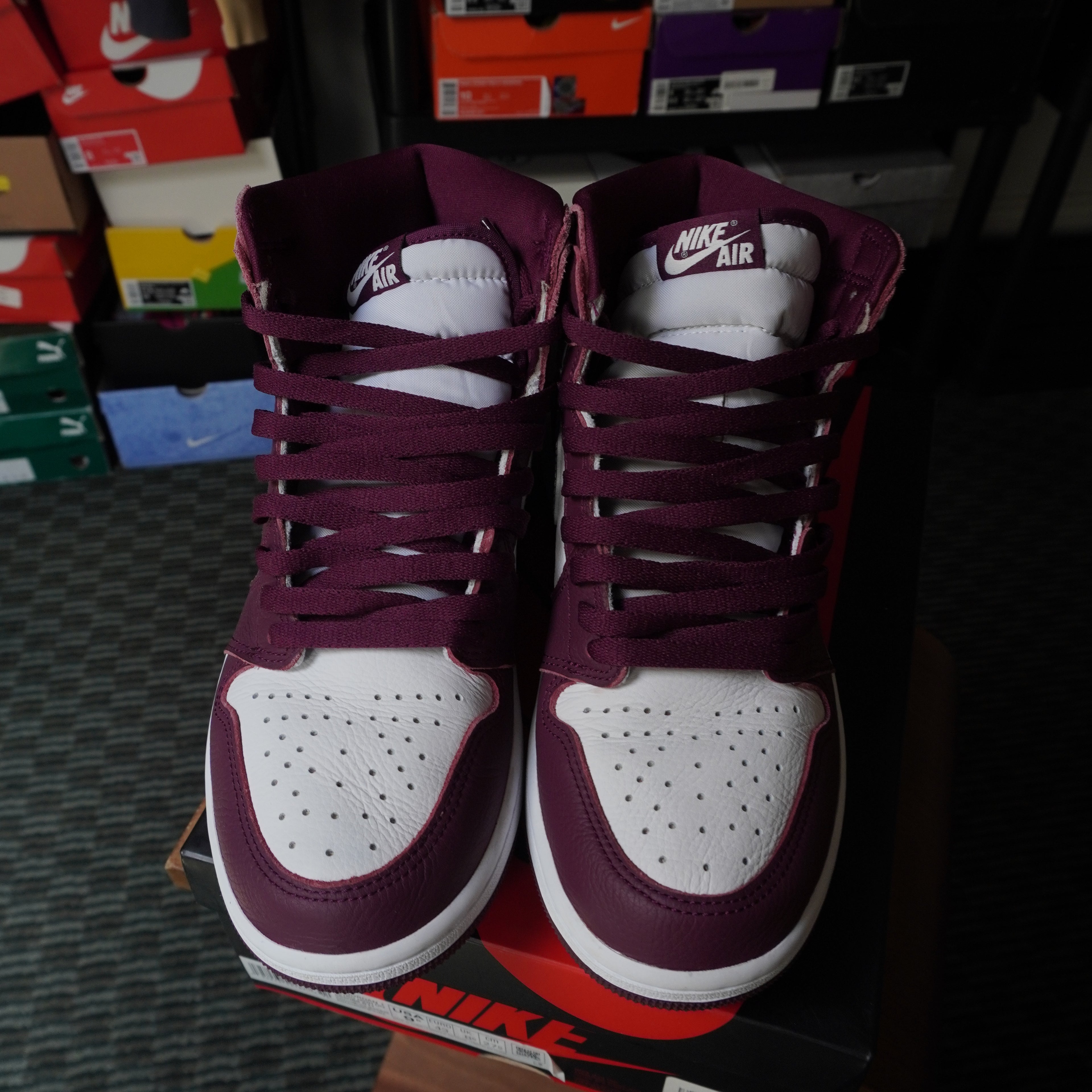Jordan 1 Retro High OG Bordeaux