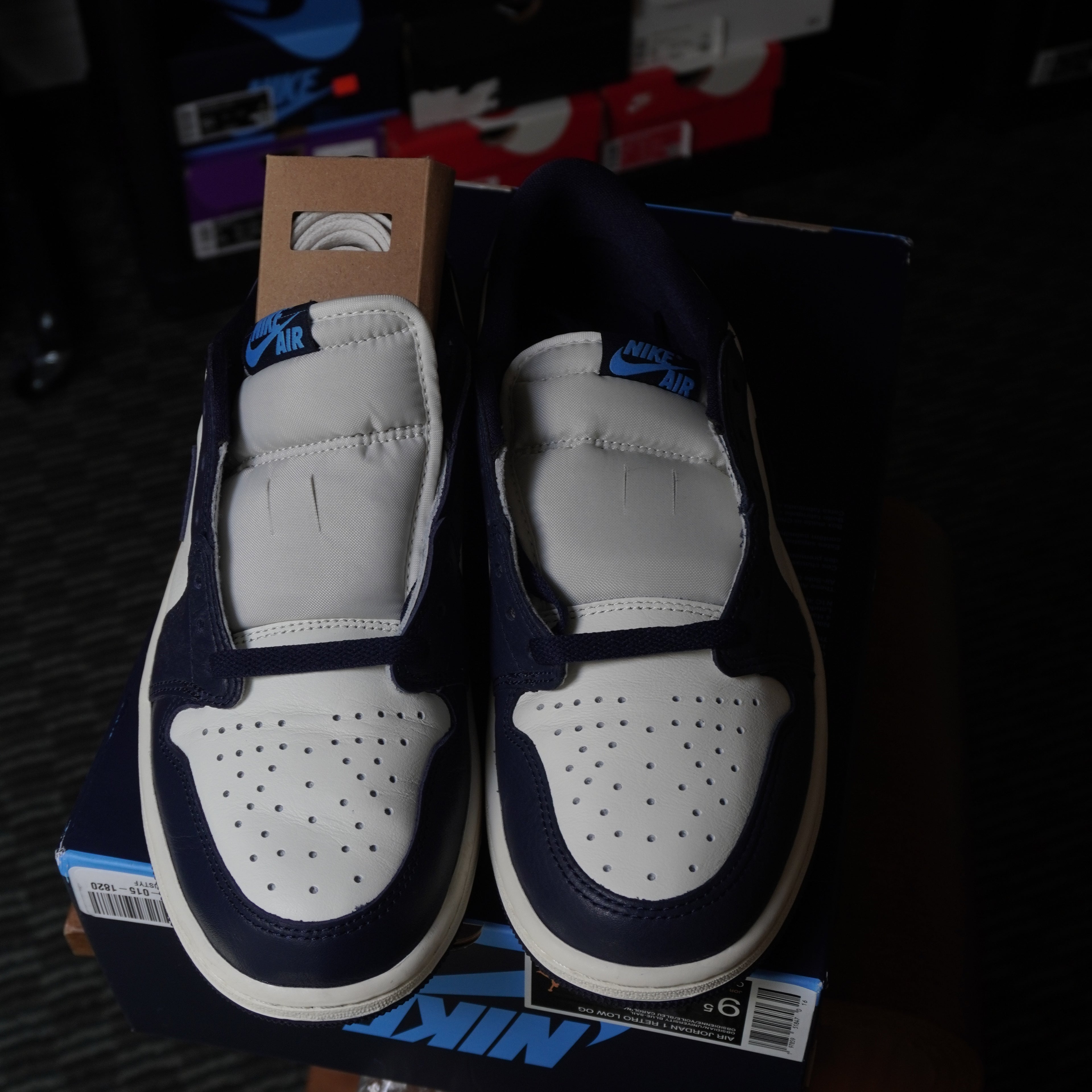 Air Jordan 1 Low OG Obsidian UNC