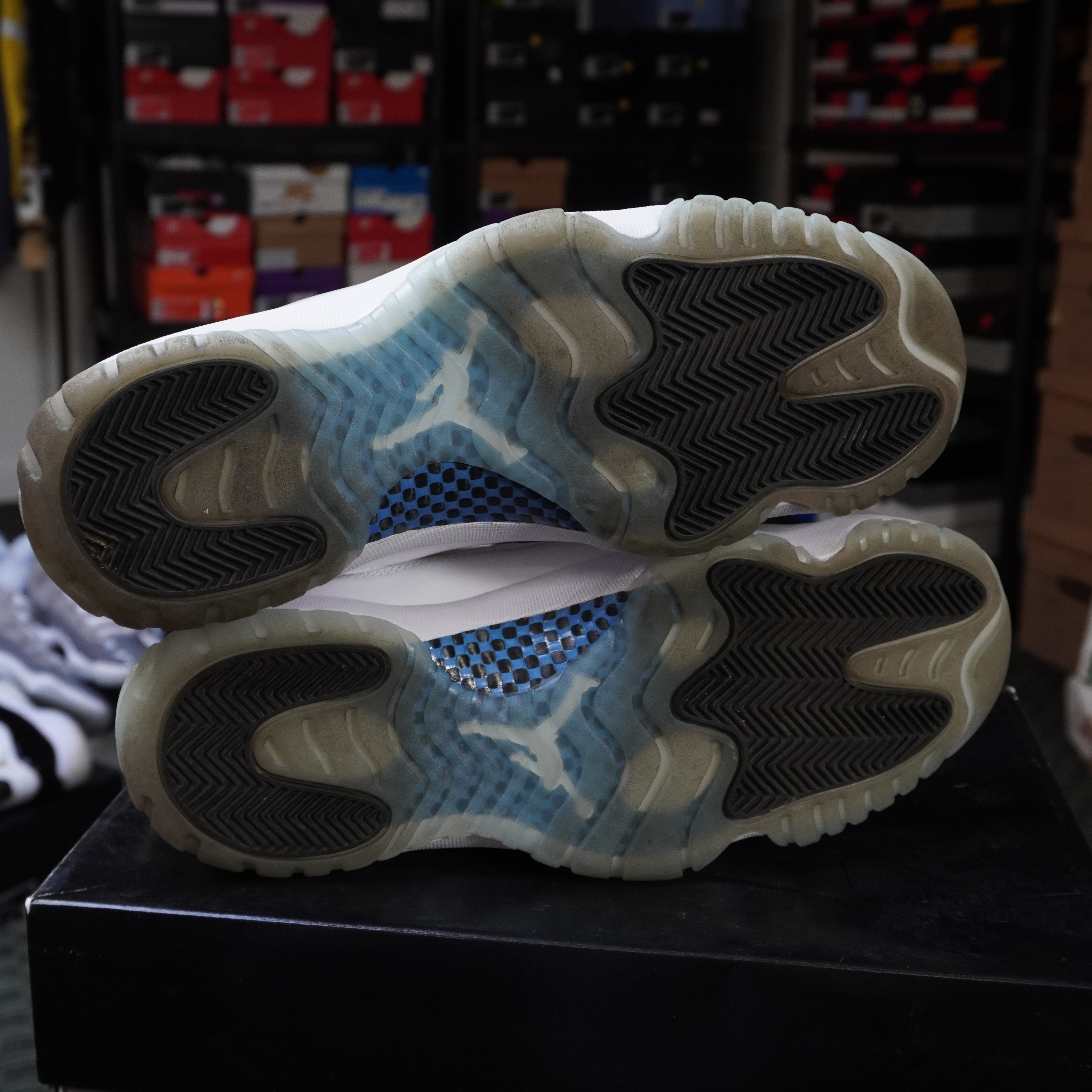 Jordan 11 Retro Low Legend Blue