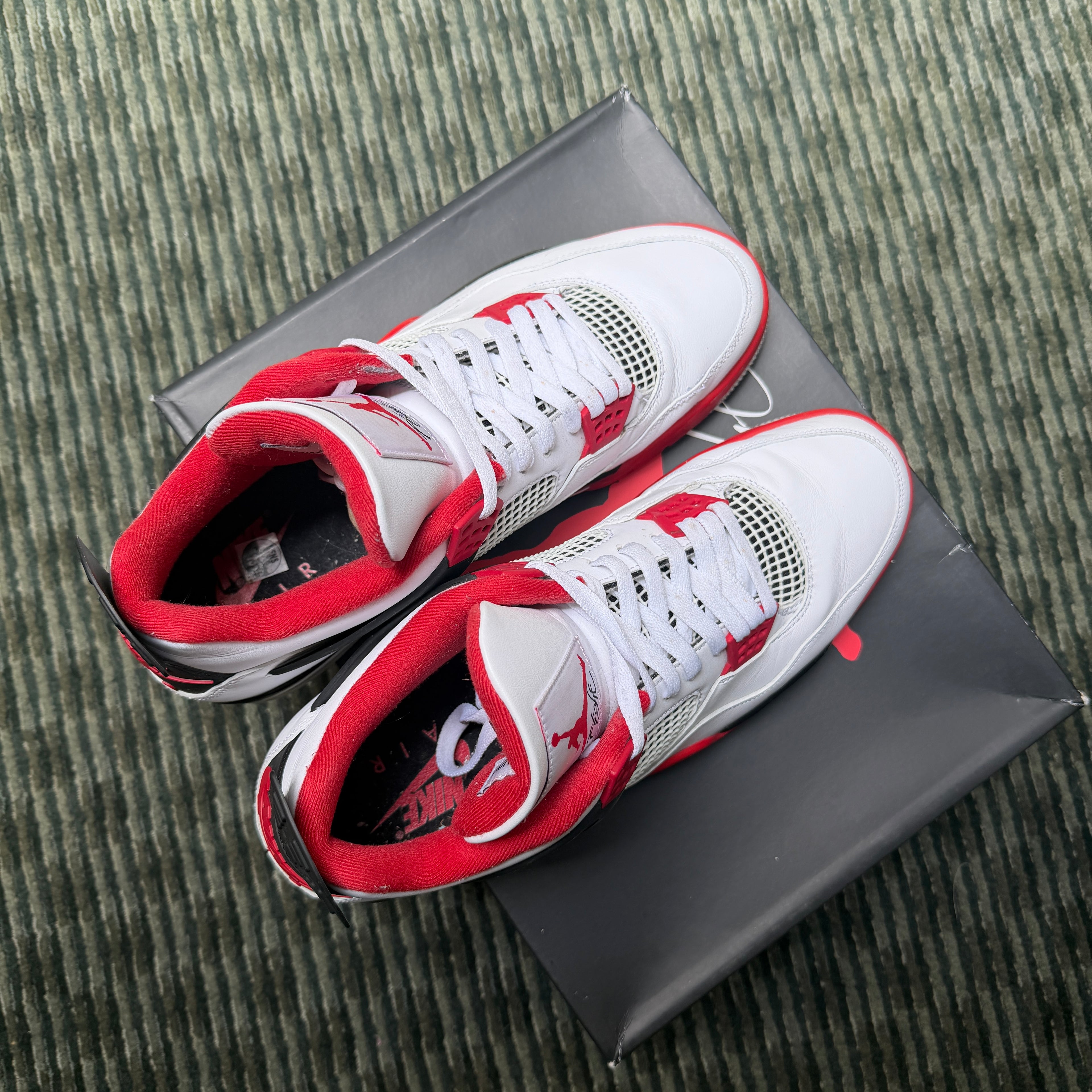 Jordan 4 Retro Fire Red (2020)