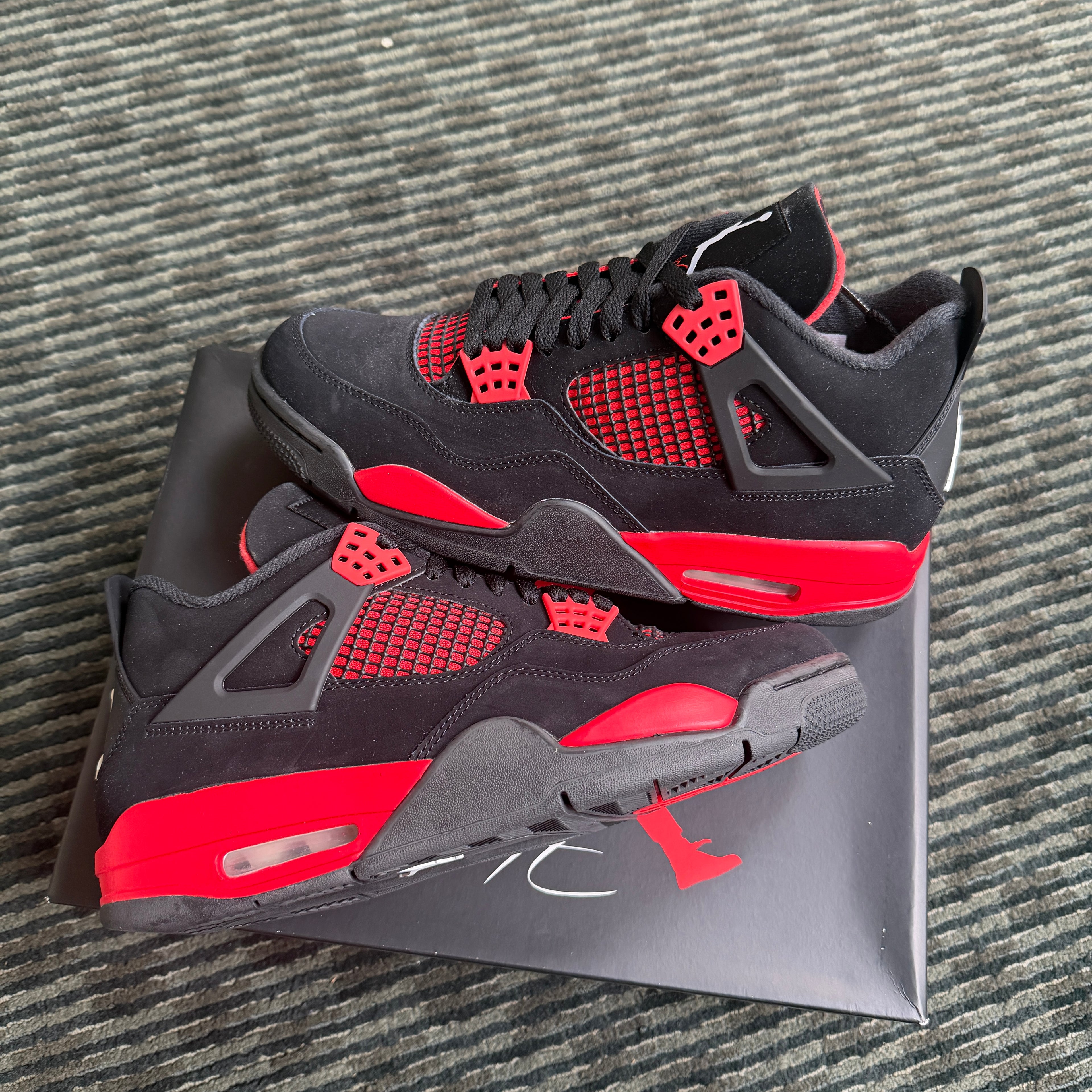 Jordan 4 Retro Red Thunder