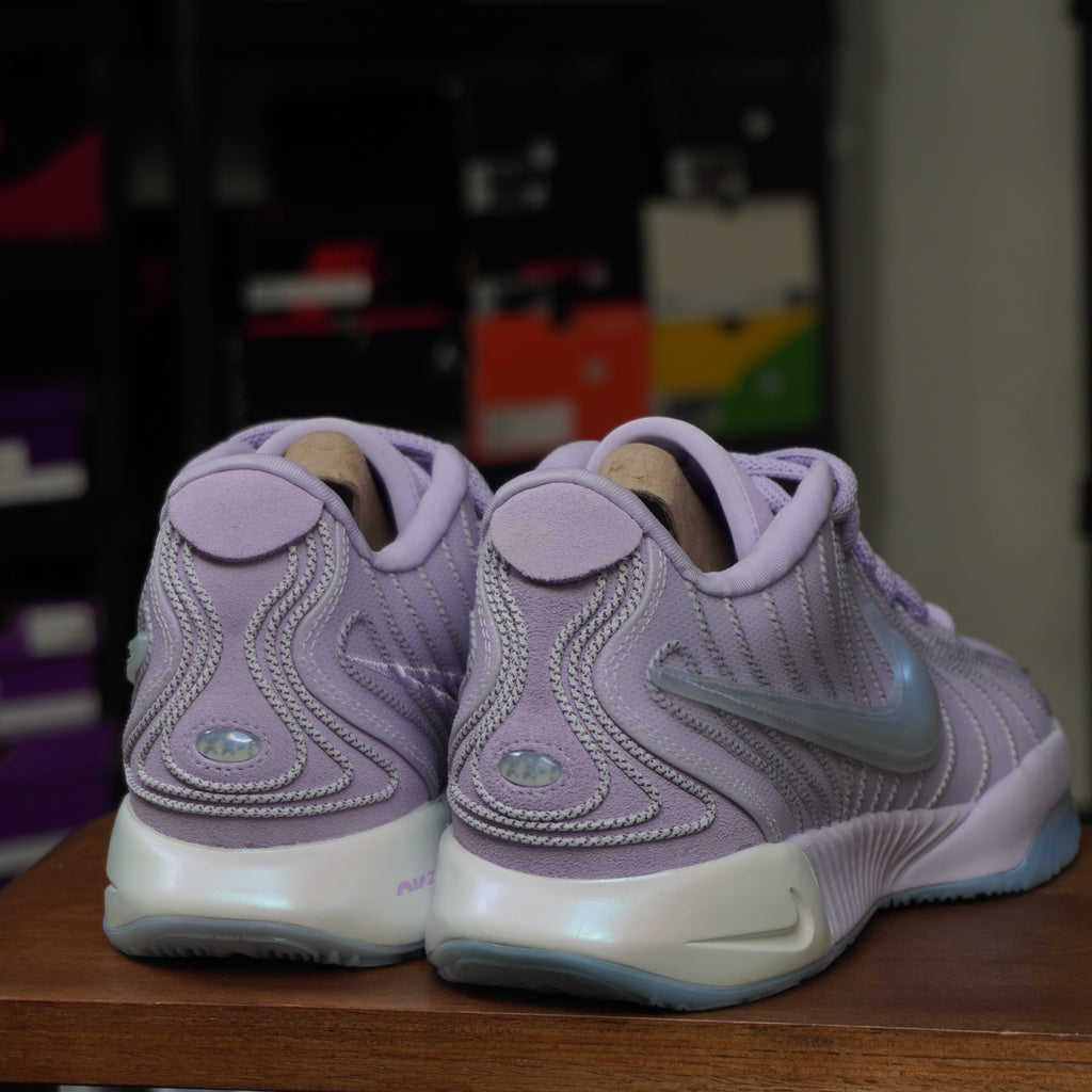 Nike LeBron 21 Easter (Translucent Outsole)