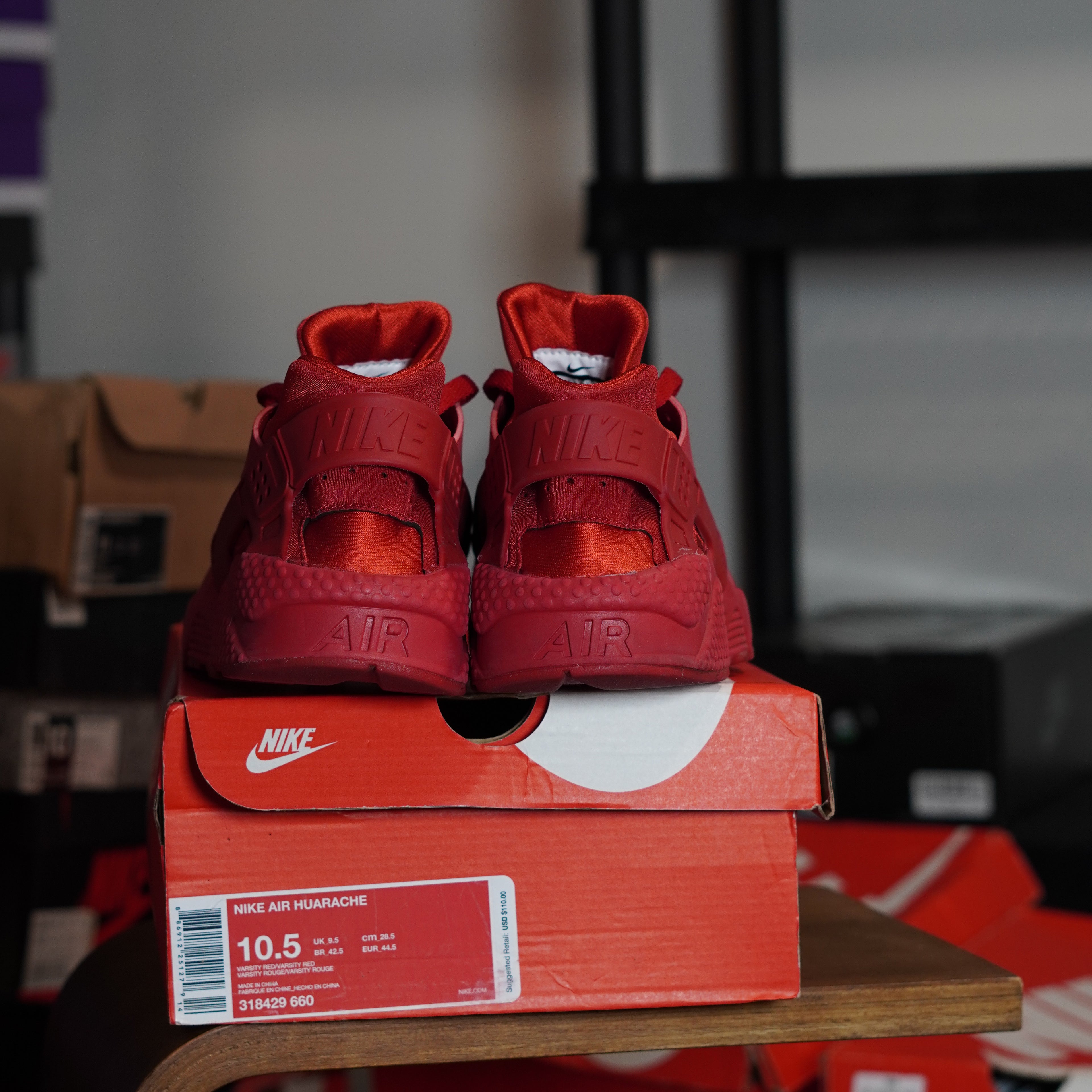 Nike Air Huarache Triple Red