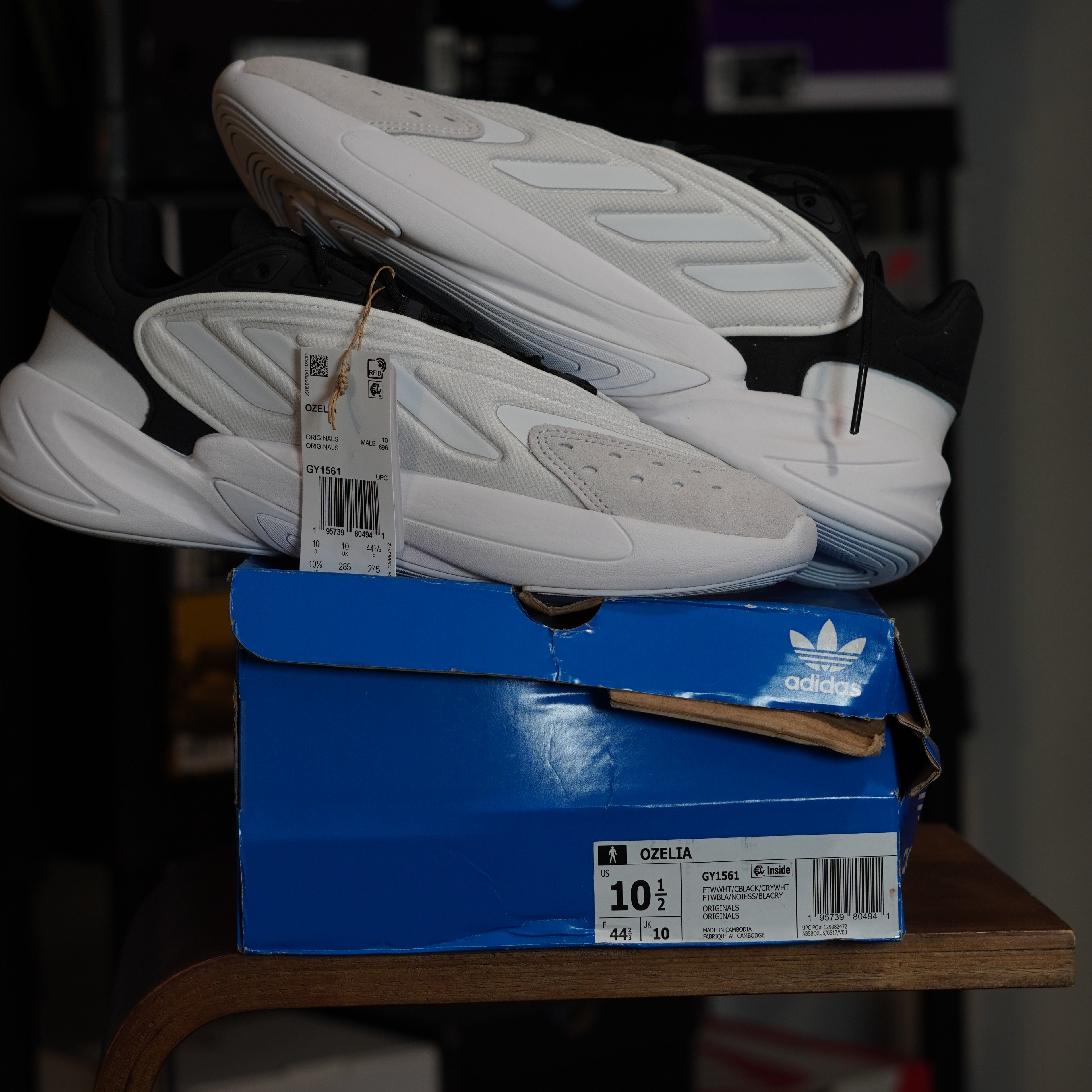 adidas Ozelia White Black