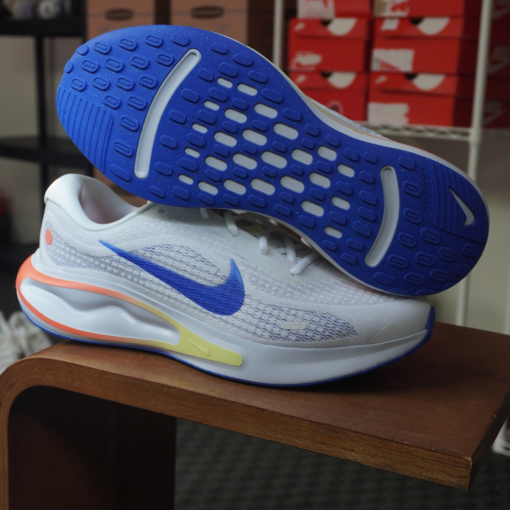 Nike Journey Run Football Grey White Light Wild Mango Racer Blue