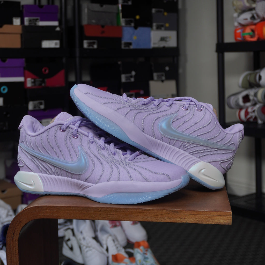 Nike LeBron 21 Easter (Translucent Outsole)