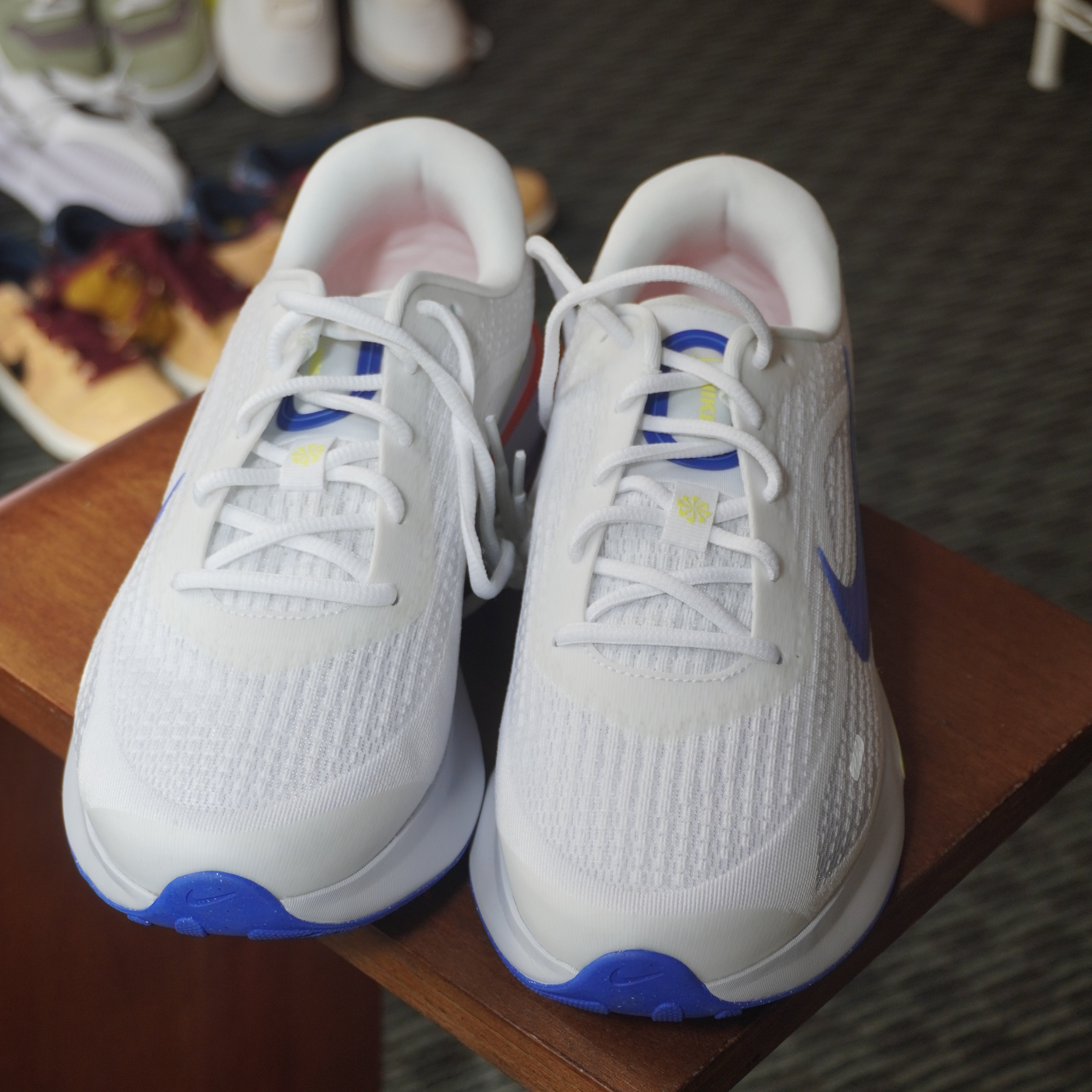 Nike Journey Run Football Grey White Light Wild Mango Racer Blue