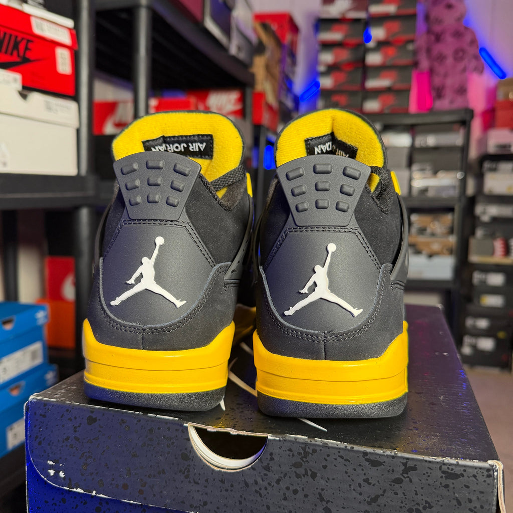 Jordan 4 Retro Thunder (2023)