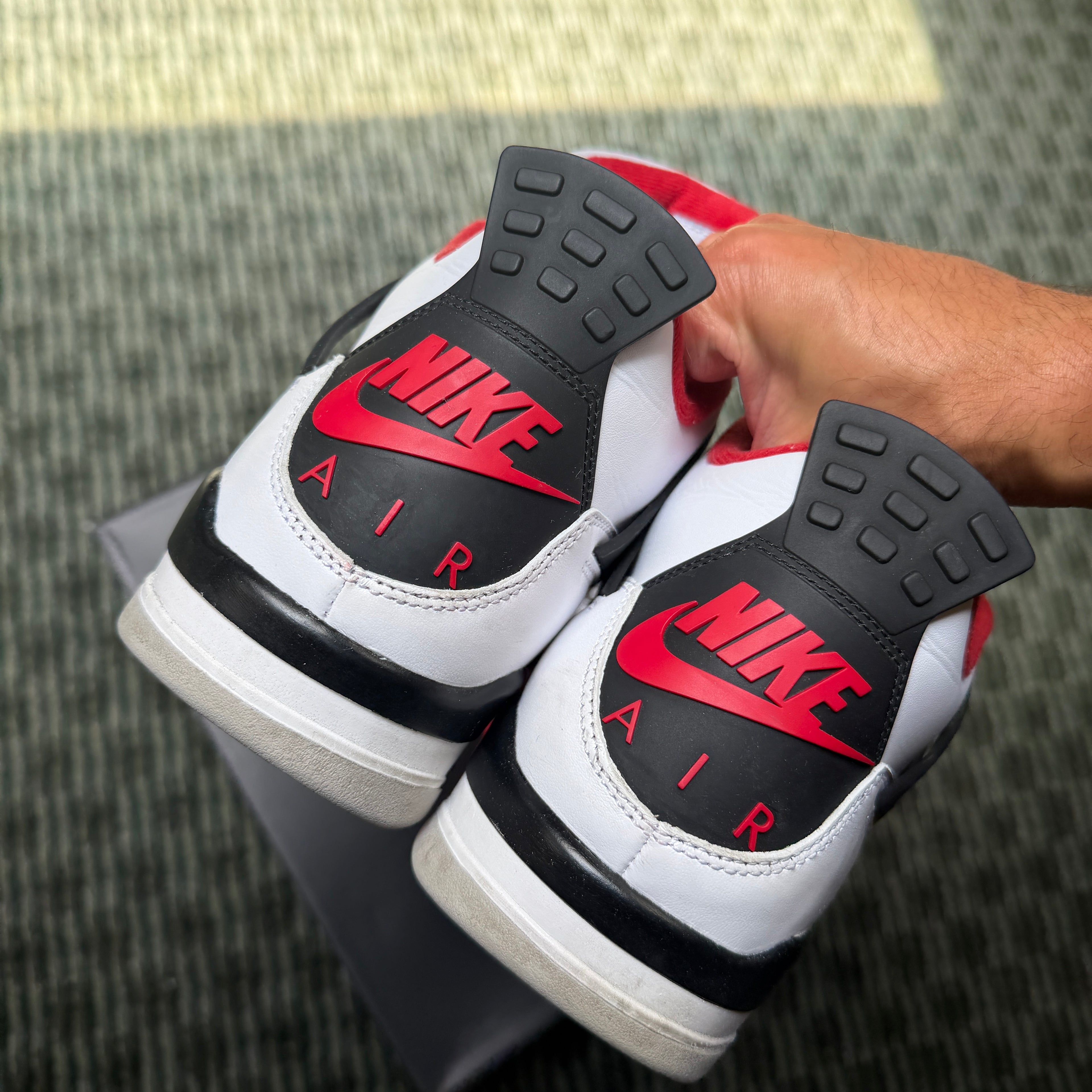 Jordan 4 Retro Fire Red (2020)
