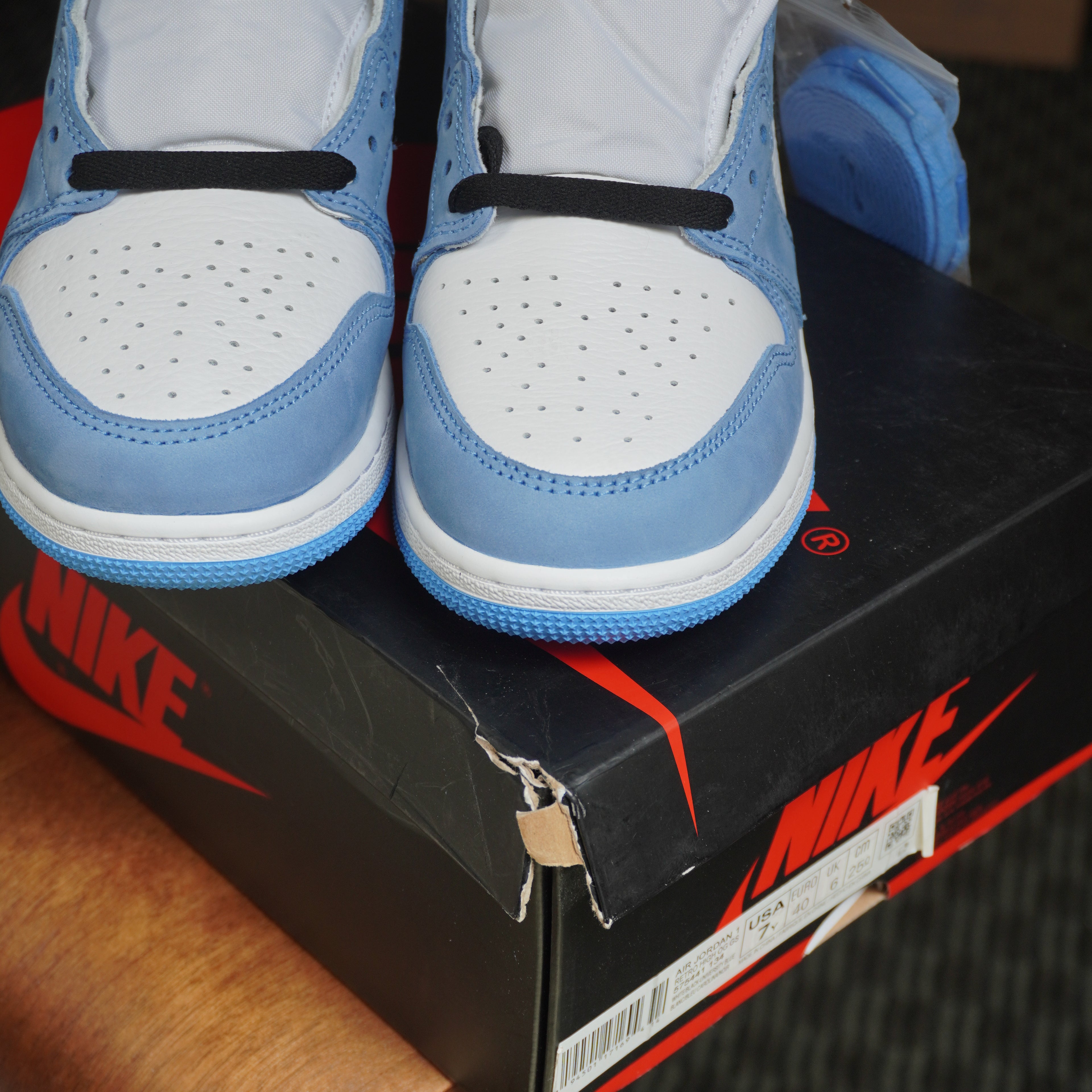 Air Jordan 1 Retro High OG University Blue (GS)