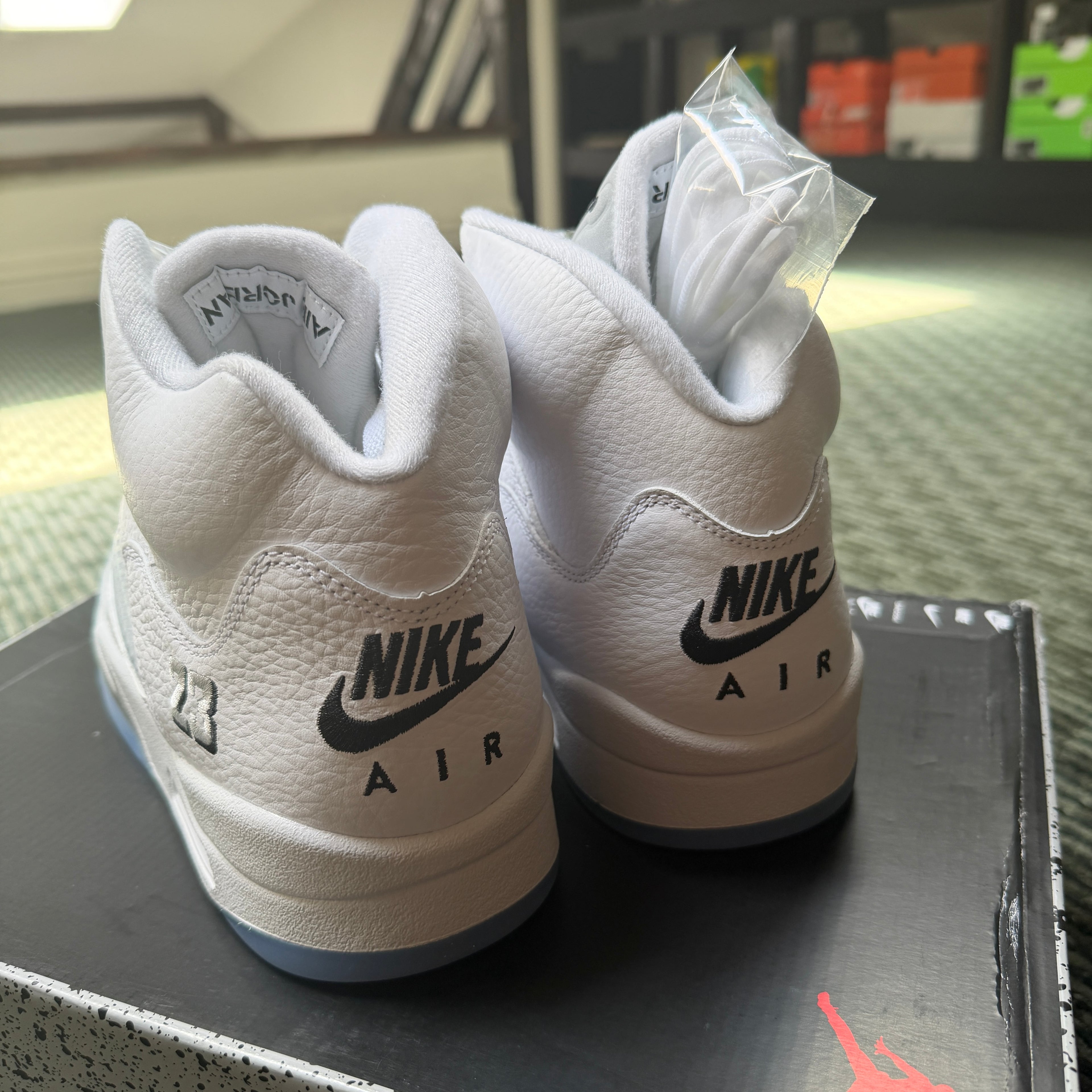 Jordan 5 Retro White Metallic (2026)