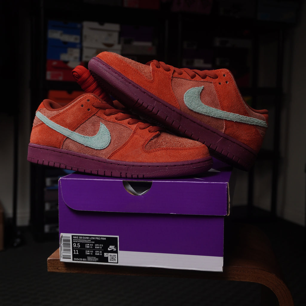 Nike SB Dunk Low Mystic Red Rosewood