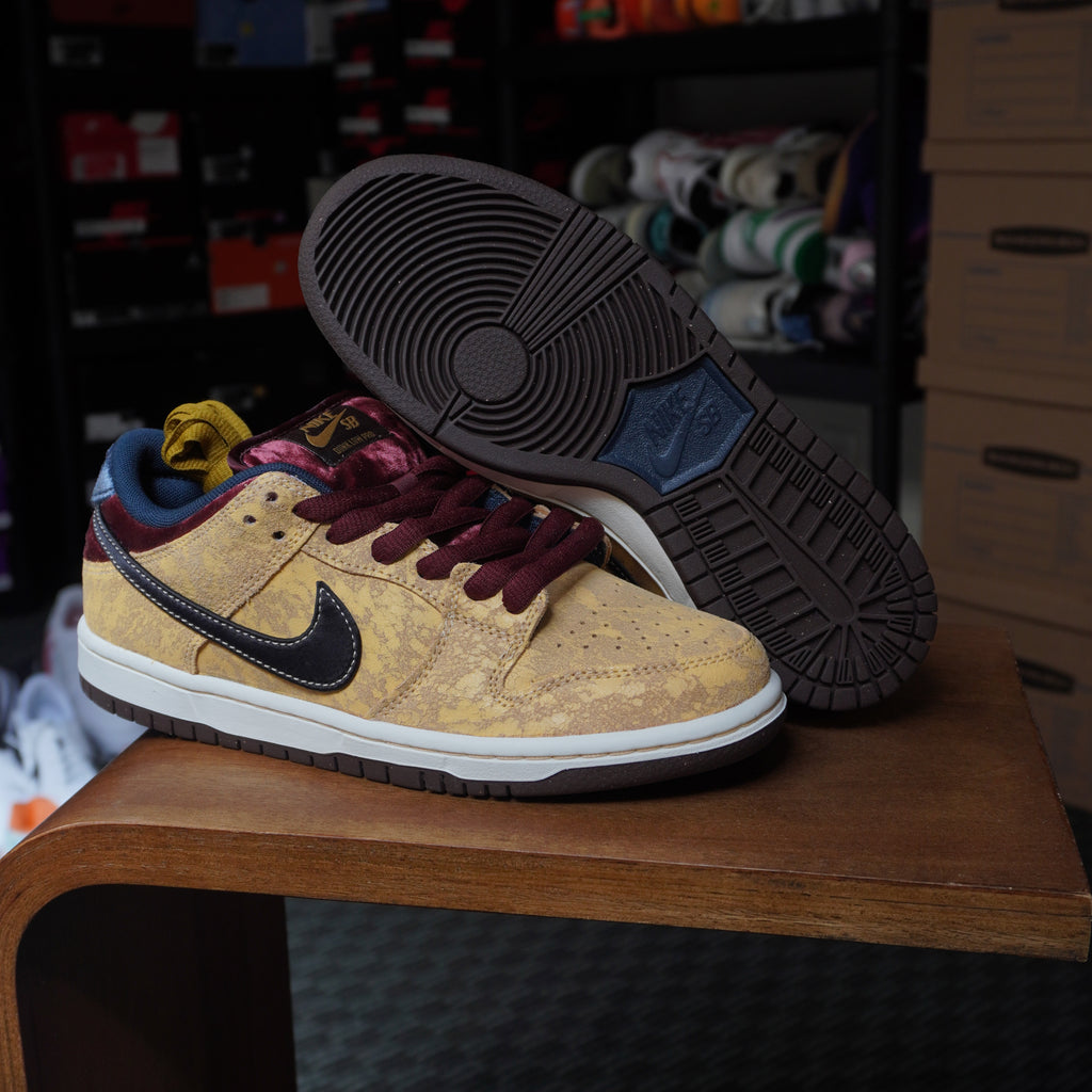 Nike SB Dunk Low City of Cinema